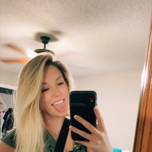 Meet your Posher, Alyssa